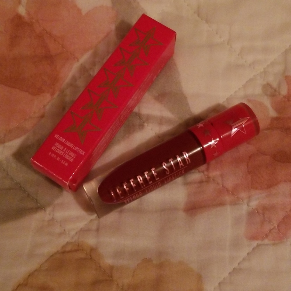 Jeffree star designer blood velour liquid lip